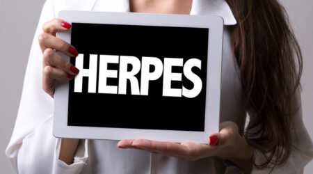 Understand the symptoms and diagnosis of genital herpes