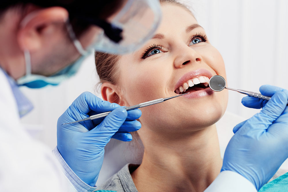 Factors to consider before getting dental implants in Canada