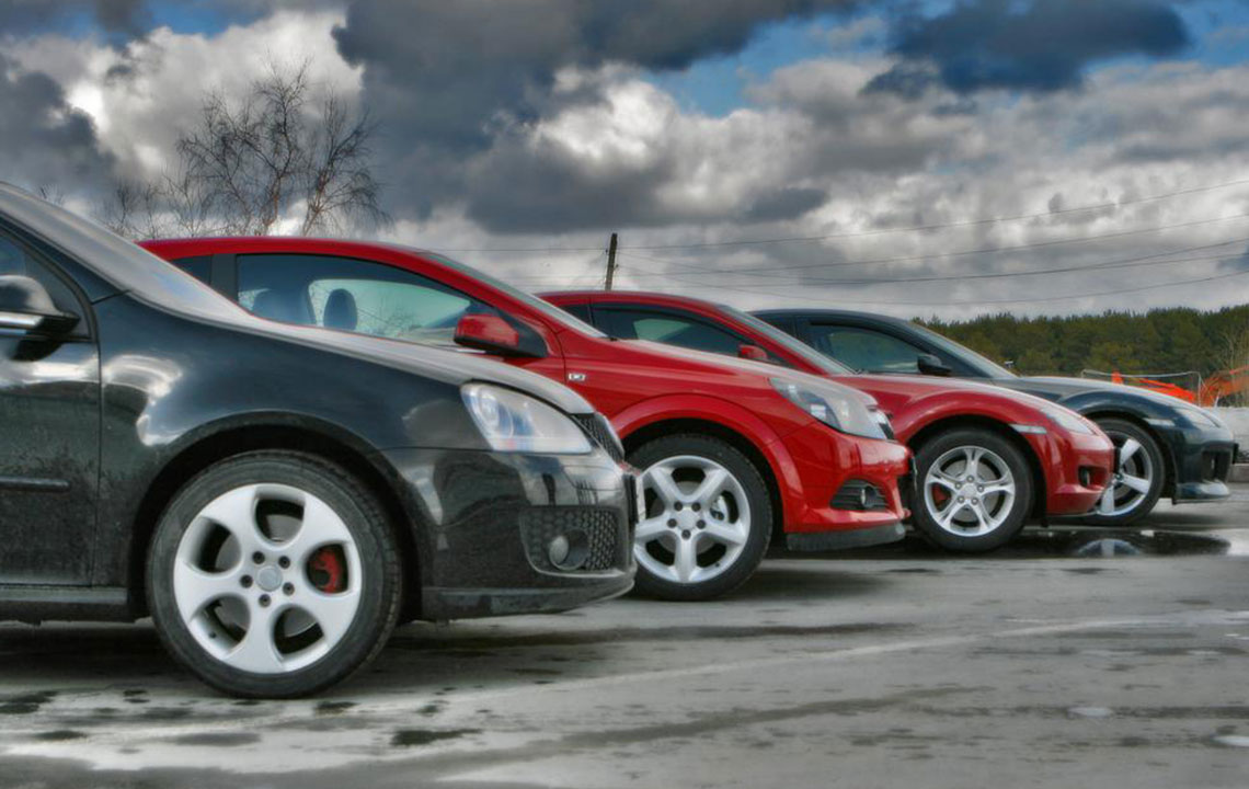 Premier leased car deals under $400